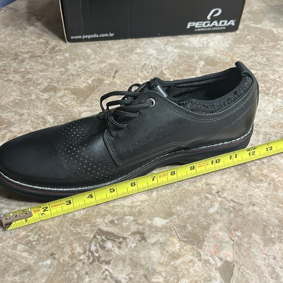 PEGADA black leather slip on oxford shoes. Elastic laces and material to slip on - Picture 10 of 13